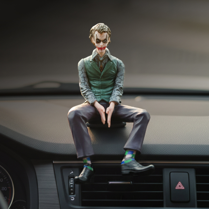 10.7cm Joker Villain Showpiece